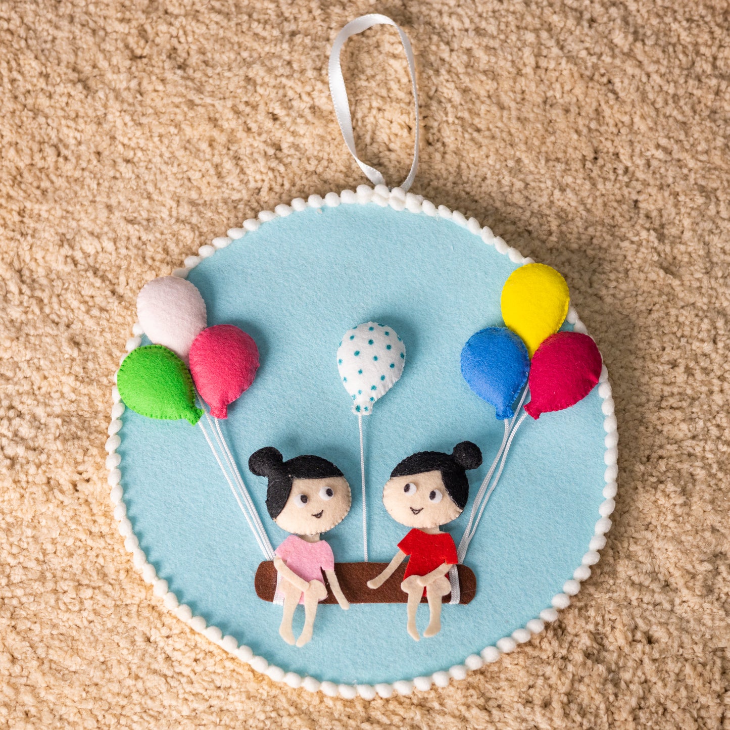 Sibling Swing Felt Hanging – Cute Balloon Theme Décor
