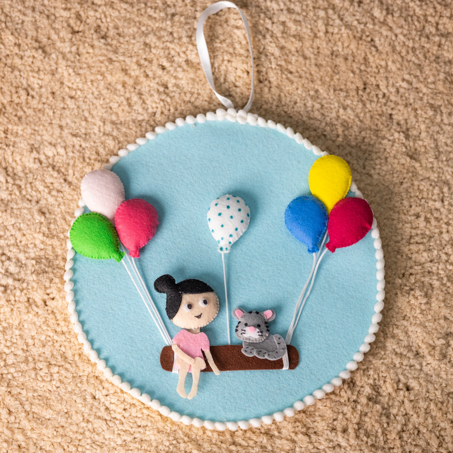 Sibling Swing Felt Hanging – Cute Balloon Theme Décor