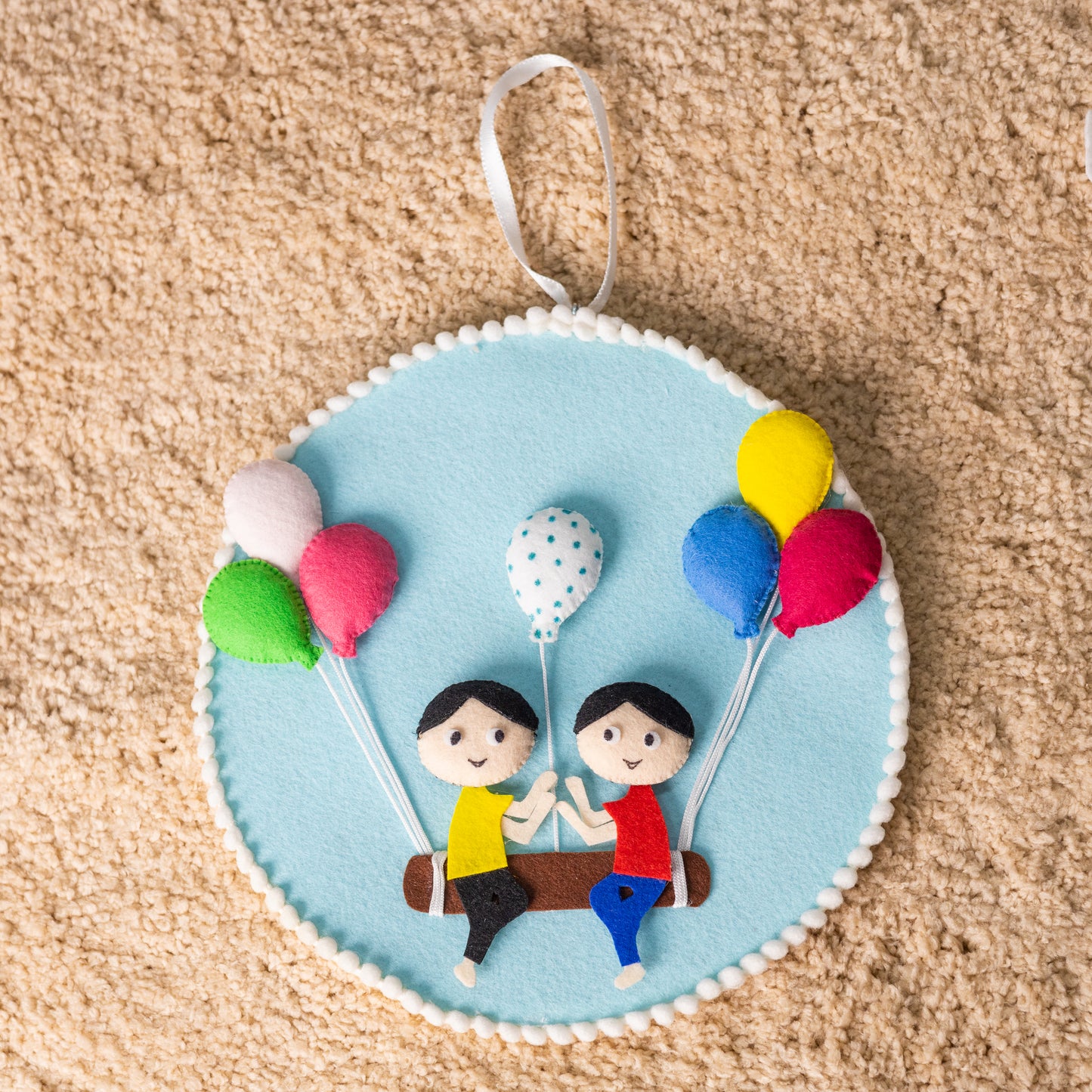 Sibling Swing Felt Hanging – Cute Balloon Theme Décor